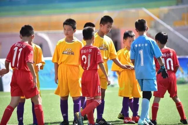 库里14分维金斯22+10 勇士大胜送灰熊4连败